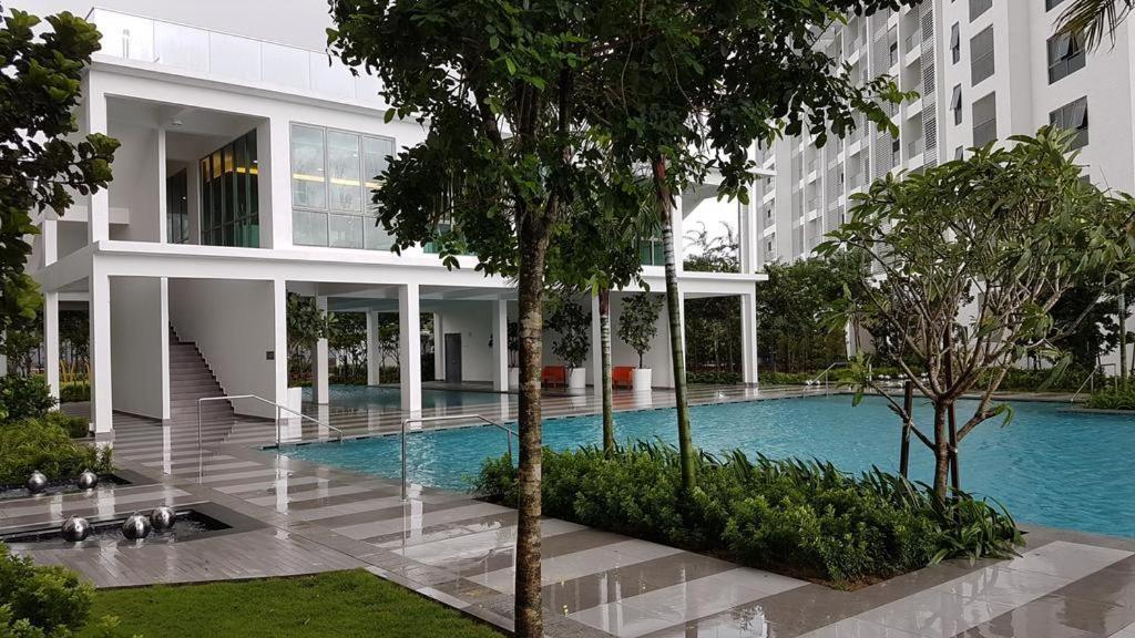 Cybersquare Lakeview With Netflix And Disney Hotstar Cyberjaya Exterior foto