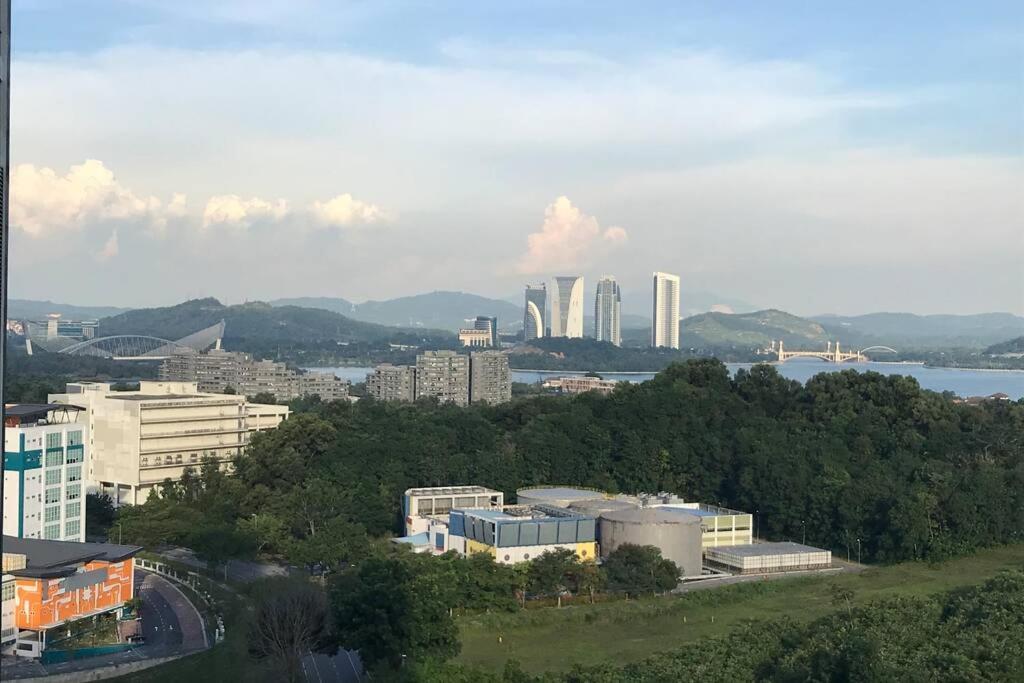 Cybersquare Lakeview With Netflix And Disney Hotstar Cyberjaya Exterior foto