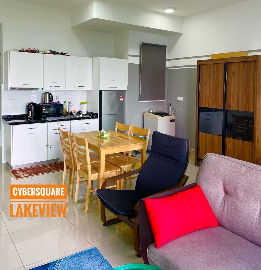 Cybersquare Lakeview With Netflix And Disney Hotstar Cyberjaya Exterior foto
